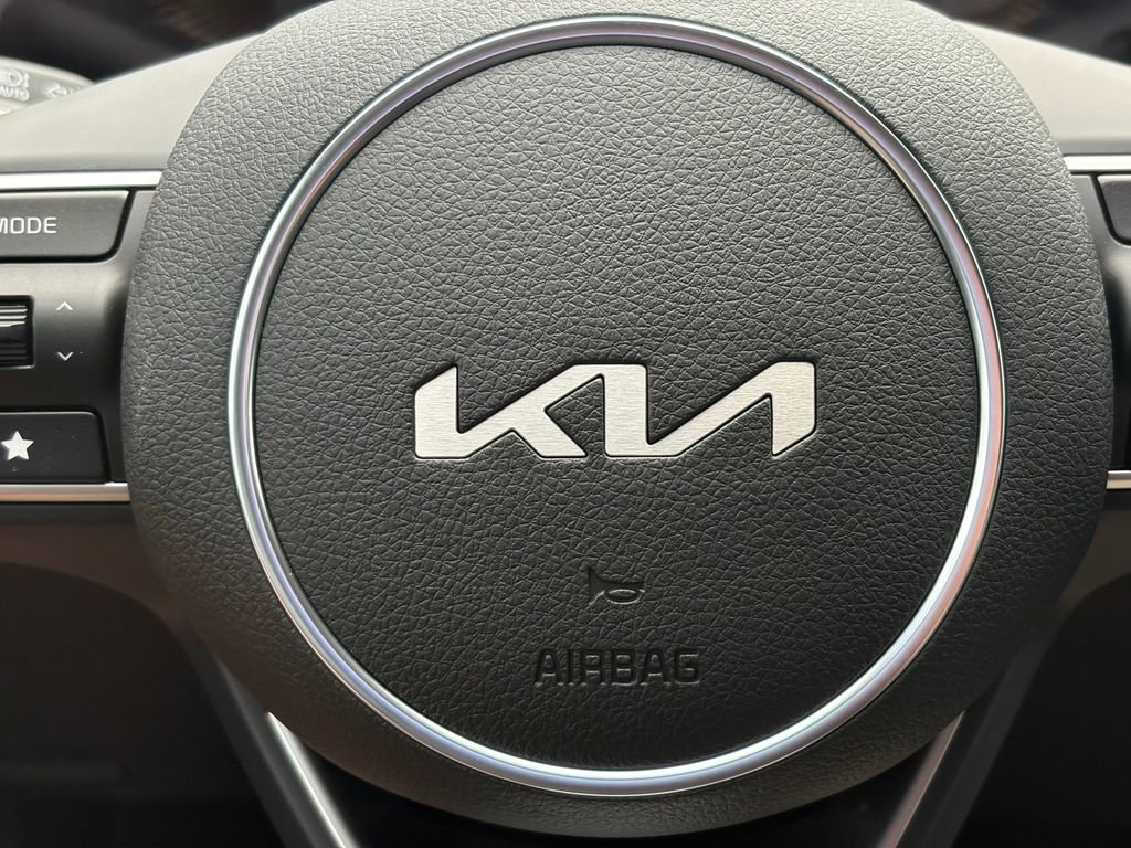 New 2026 Kia K5 LXS image 25