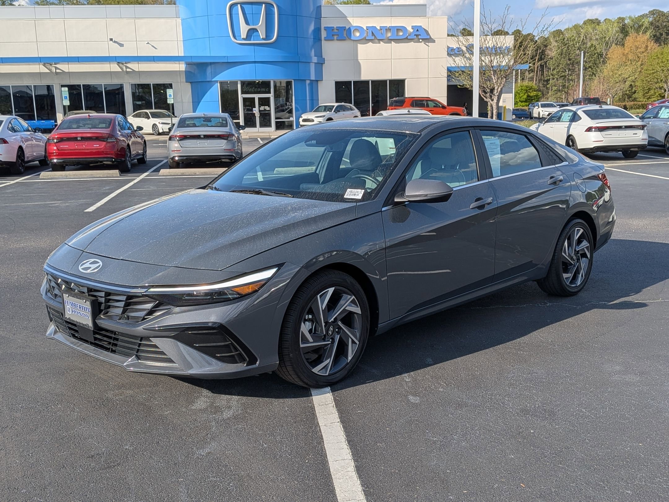 Used 2025 Hyundai Elantra Limited image 7