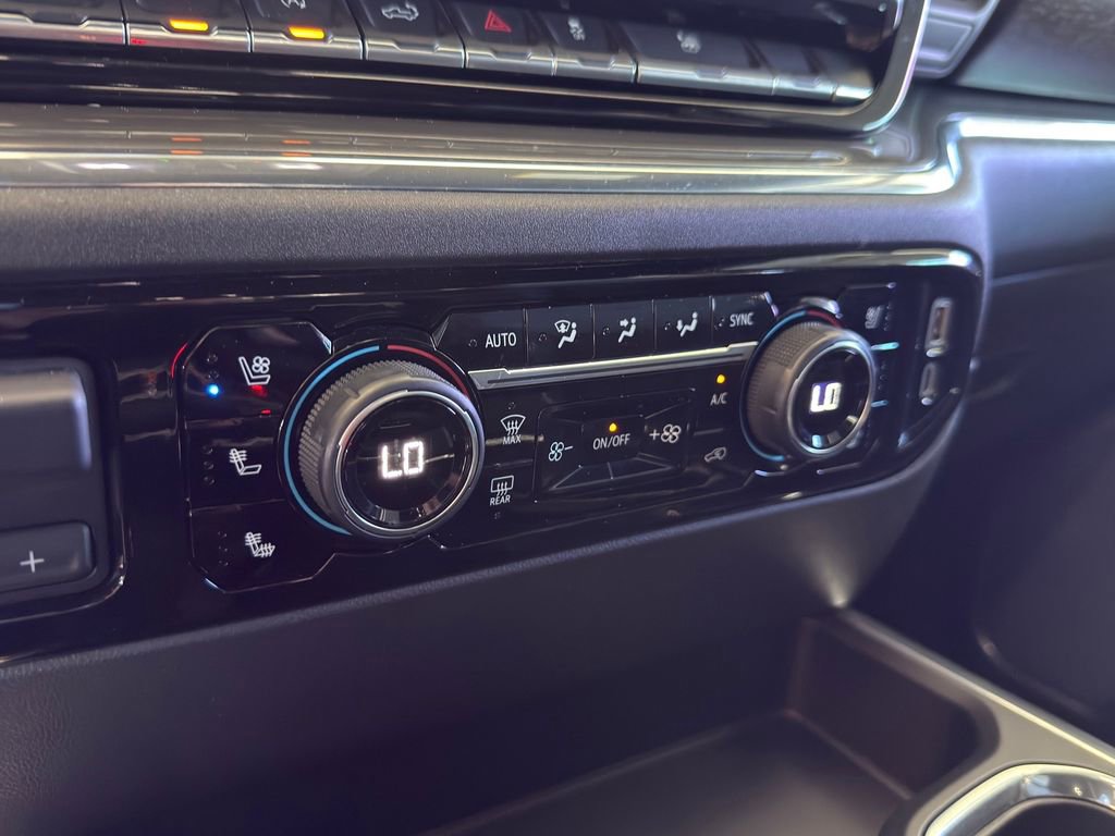 Used 2023 Chevrolet Silverado 1500 High Country image 17