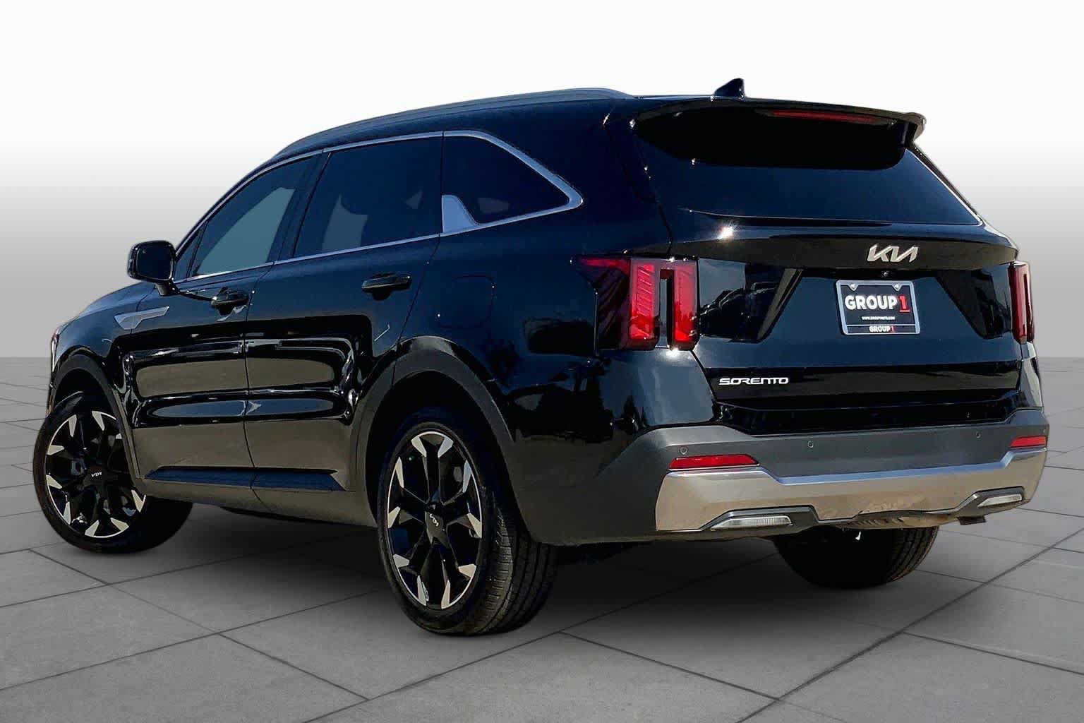 Used 2025 Kia Sorento EX FWD image 12
