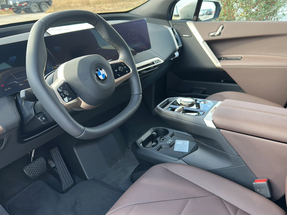 New 2026 BMW iX xDrive45 image 9