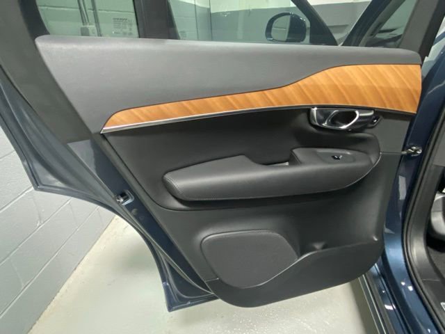 Certified 2025 Volvo XC90 B6 Ultra image 8