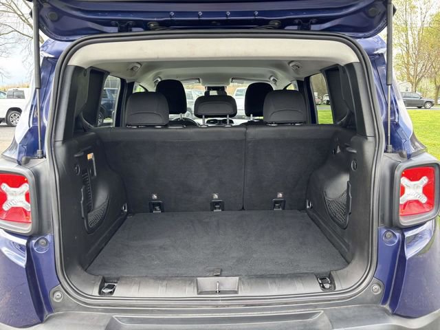 Used 2018 Jeep Renegade Latitude image 29