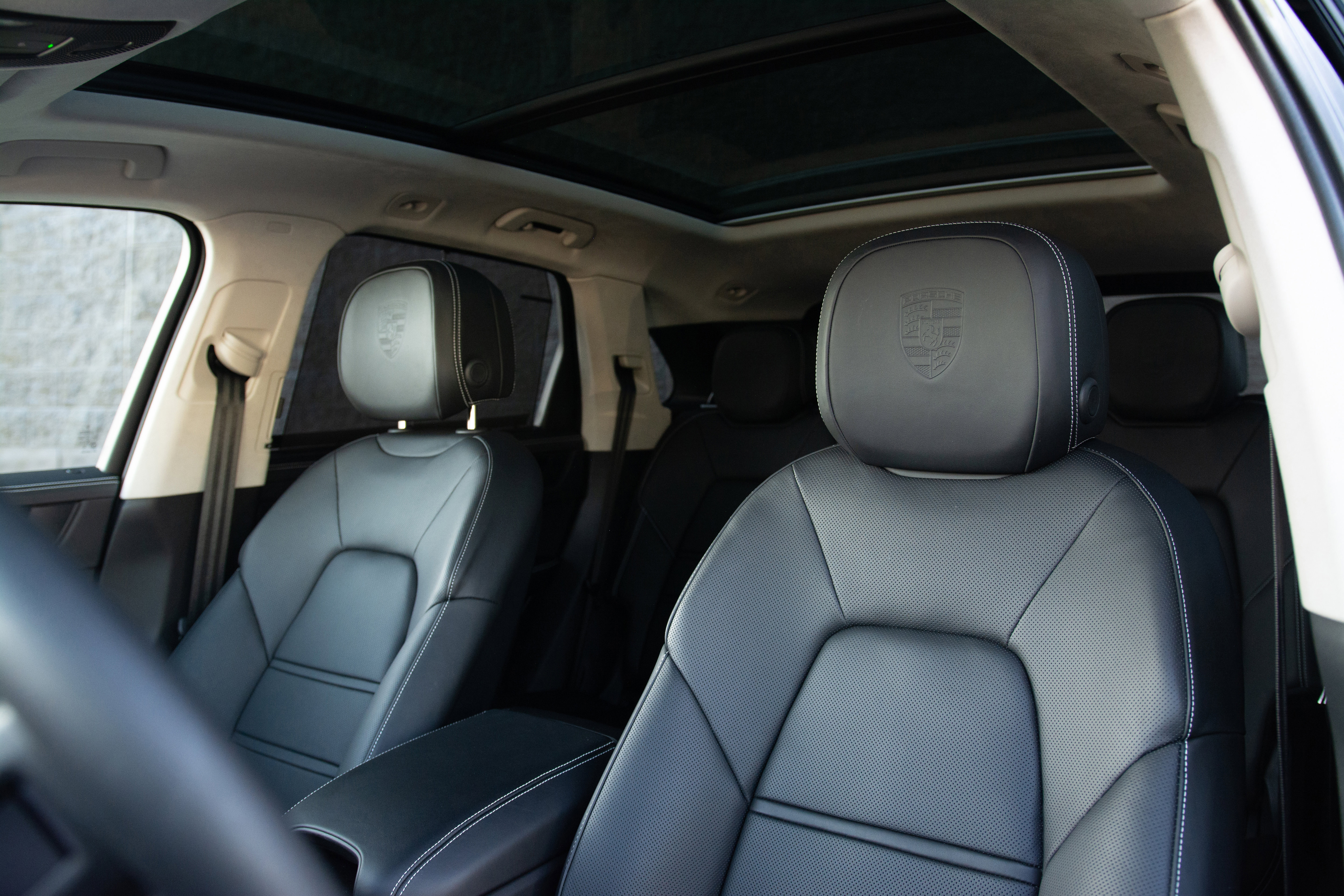 Certified 2025 Porsche Cayenne GTS image 5