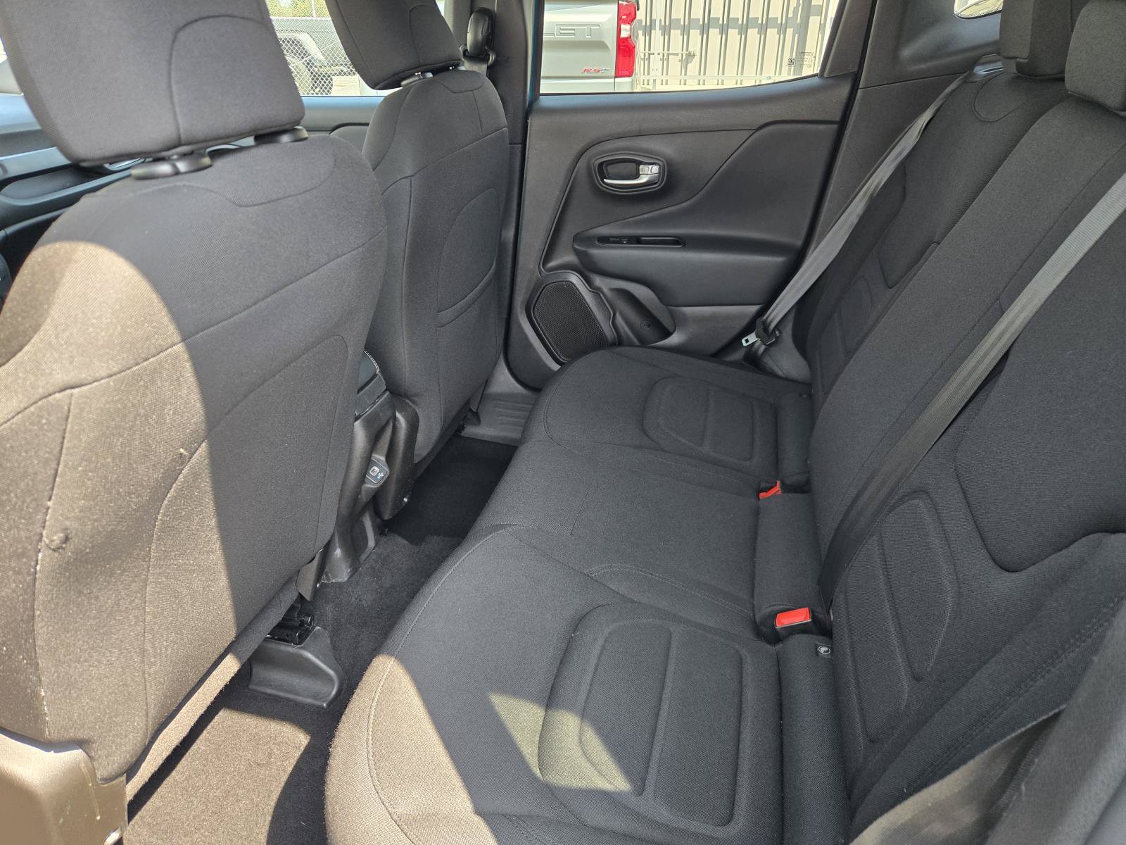 Certified 2022 Jeep Renegade Latitude AWD/4WD image 28