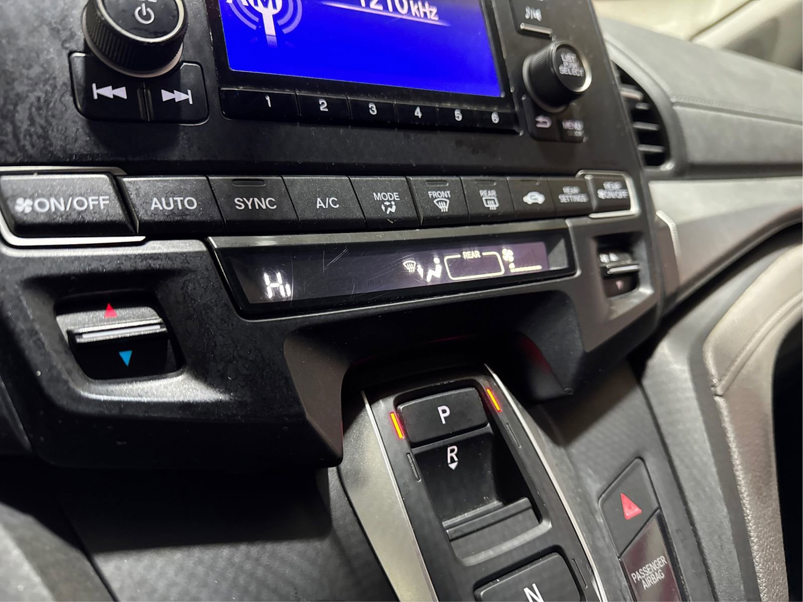Used 2018 Honda Odyssey LX image 22