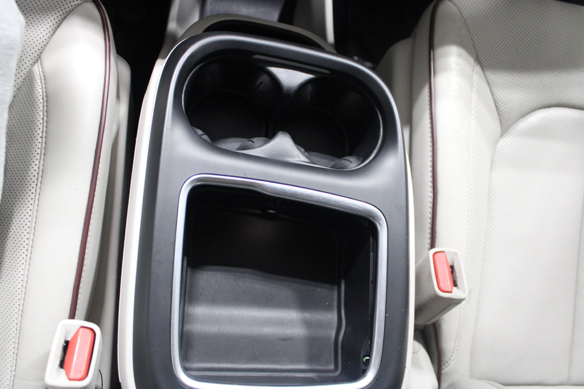 Used 2019 Chrysler Pacifica Limited FWD image 28