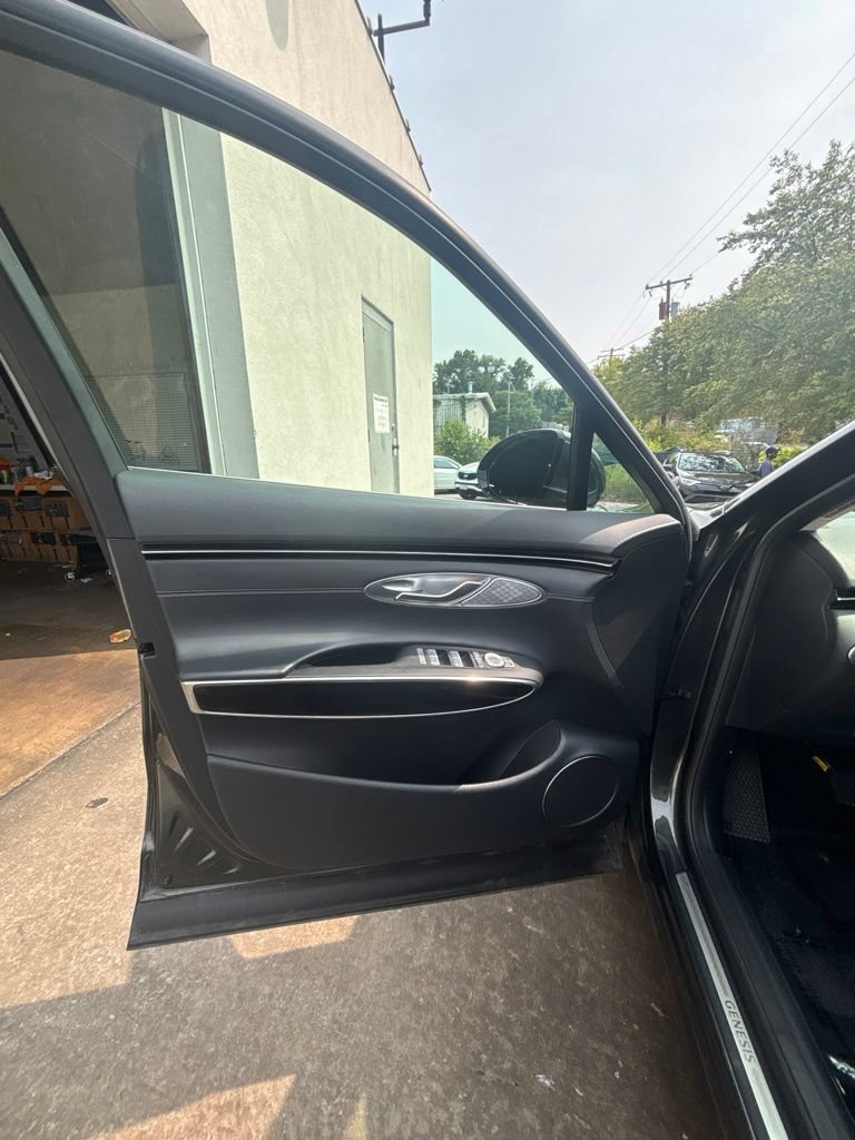 Used 2025 Genesis GV70 2.5T AWD/4WD image 11