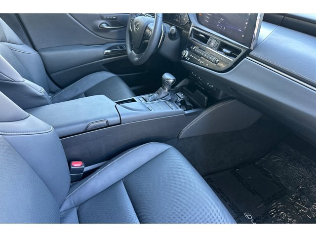 Certified 2022 Lexus ES 300h w/ Premium Package FWD image 15