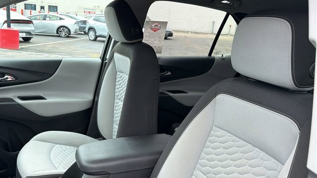 Used 2018 Chevrolet Equinox LT FWD image 18
