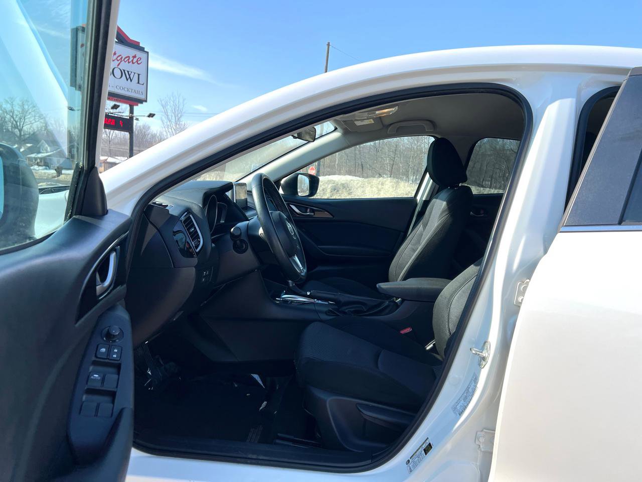 Used 2015 MAZDA MAZDA3 i Touring image 15