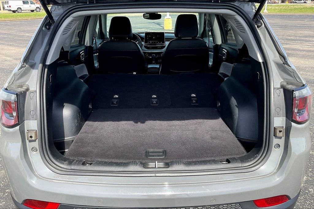 Used 2022 Jeep Compass Limited image 15
