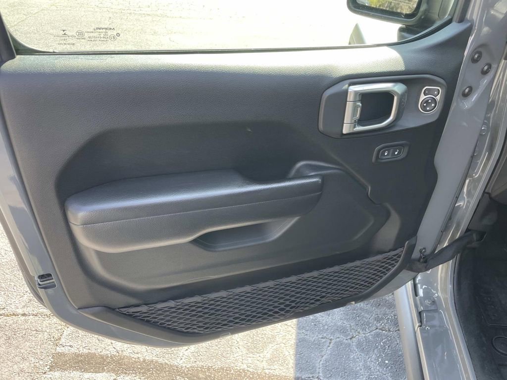 Used 2020 Jeep Wrangler Unlimited Sport image 15