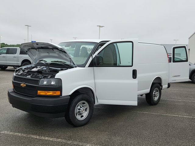 New 2026 Chevrolet Express 3500 RWD image 11