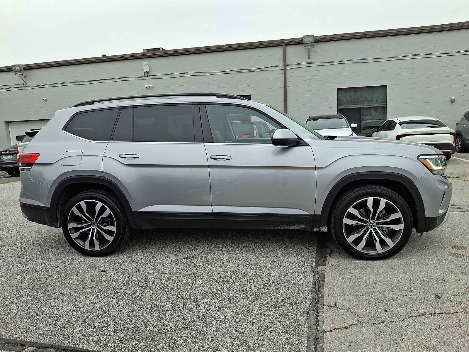 Used 2022 Volkswagen Atlas SE image 8