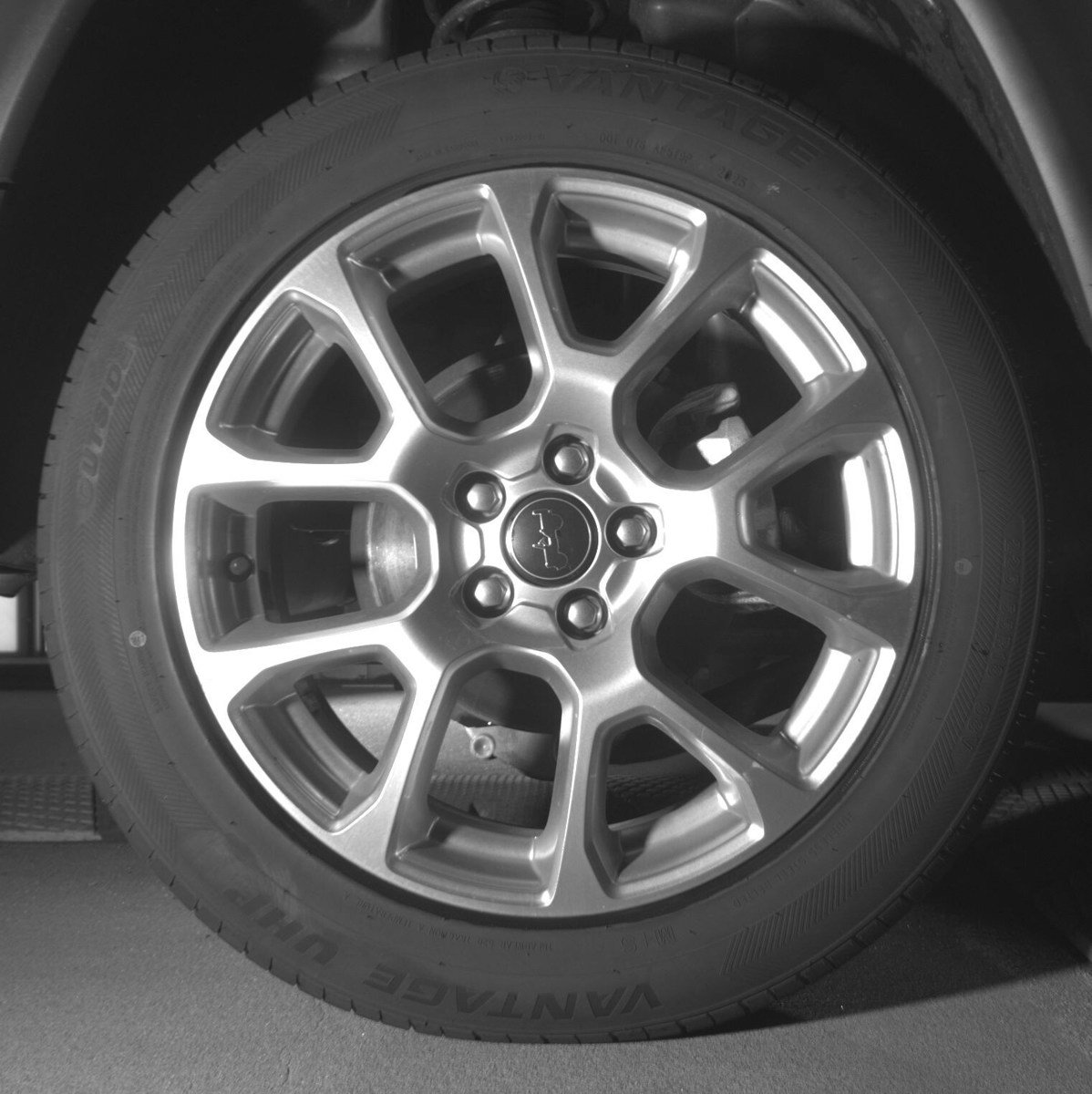 Used 2025 Jeep Compass Limited image 12