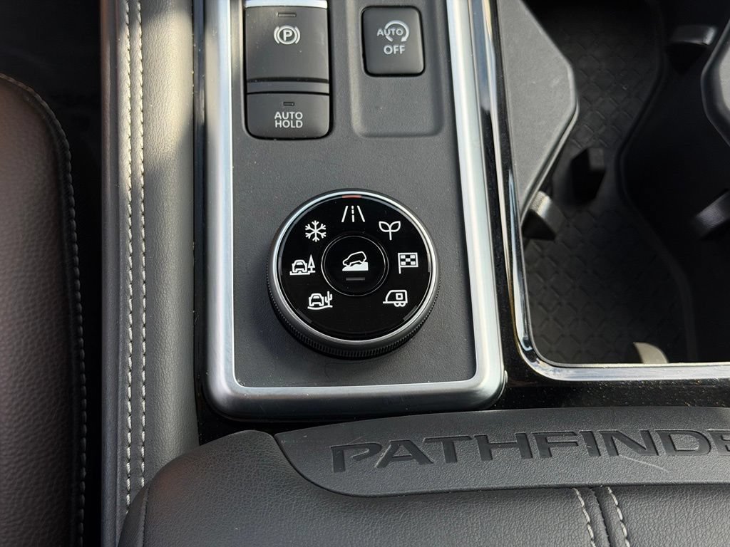 Used 2024 Nissan Pathfinder Platinum w/ Cargo Package AWD/4WD image 40