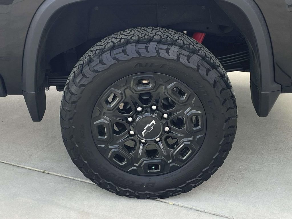 Used 2024 Chevrolet Silverado 2500 High Country w/ Midnight Edition image 9