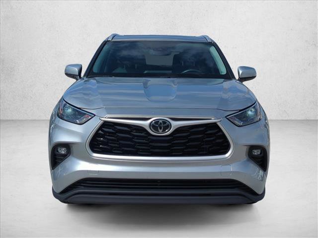 Used 2023 Toyota Highlander XLE video 2