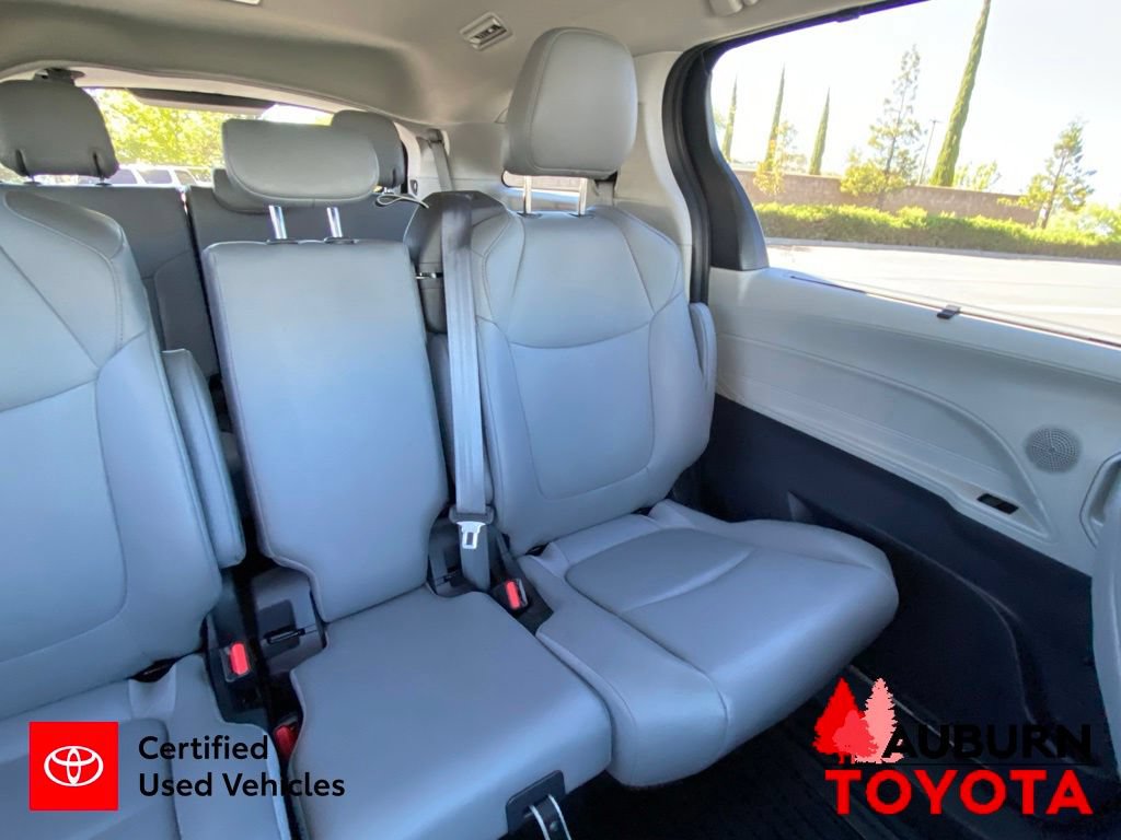 Certified 2023 Toyota Sienna XLE FWD image 25