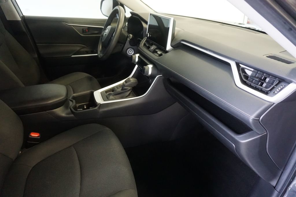 Used 2023 Toyota RAV4 LE AWD/4WD image 22