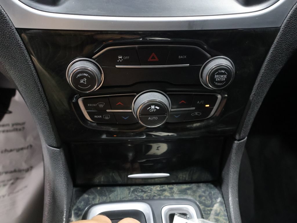 Used 2016 Chrysler 300 C AWD/4WD image 28