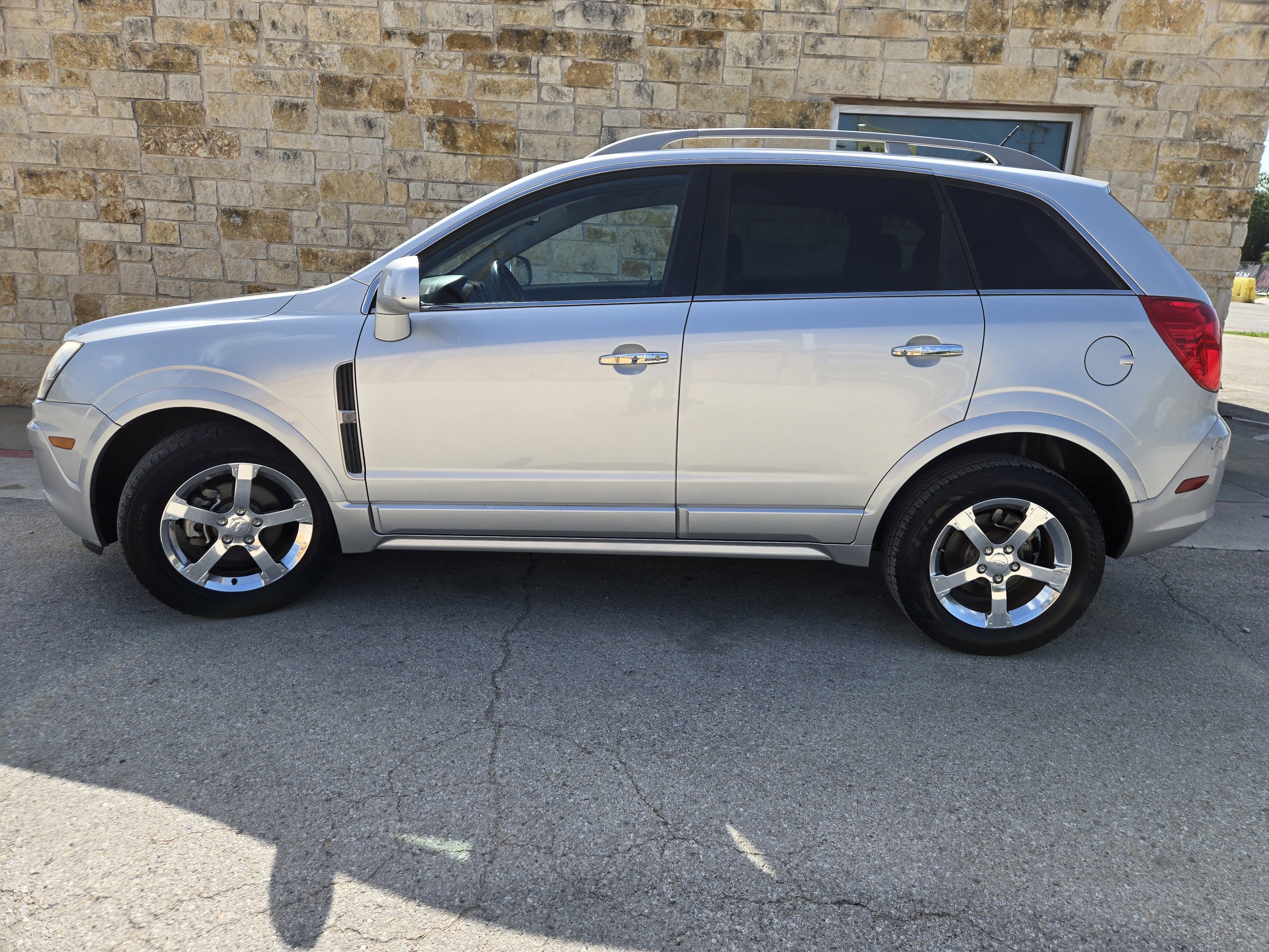 Used 2013 Chevrolet Captiva Sport LT FWD image 1