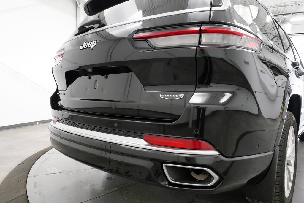 Used 2021 Jeep Grand Cherokee L Summit w/ Luxury Tech Group V AWD/4WD image 37
