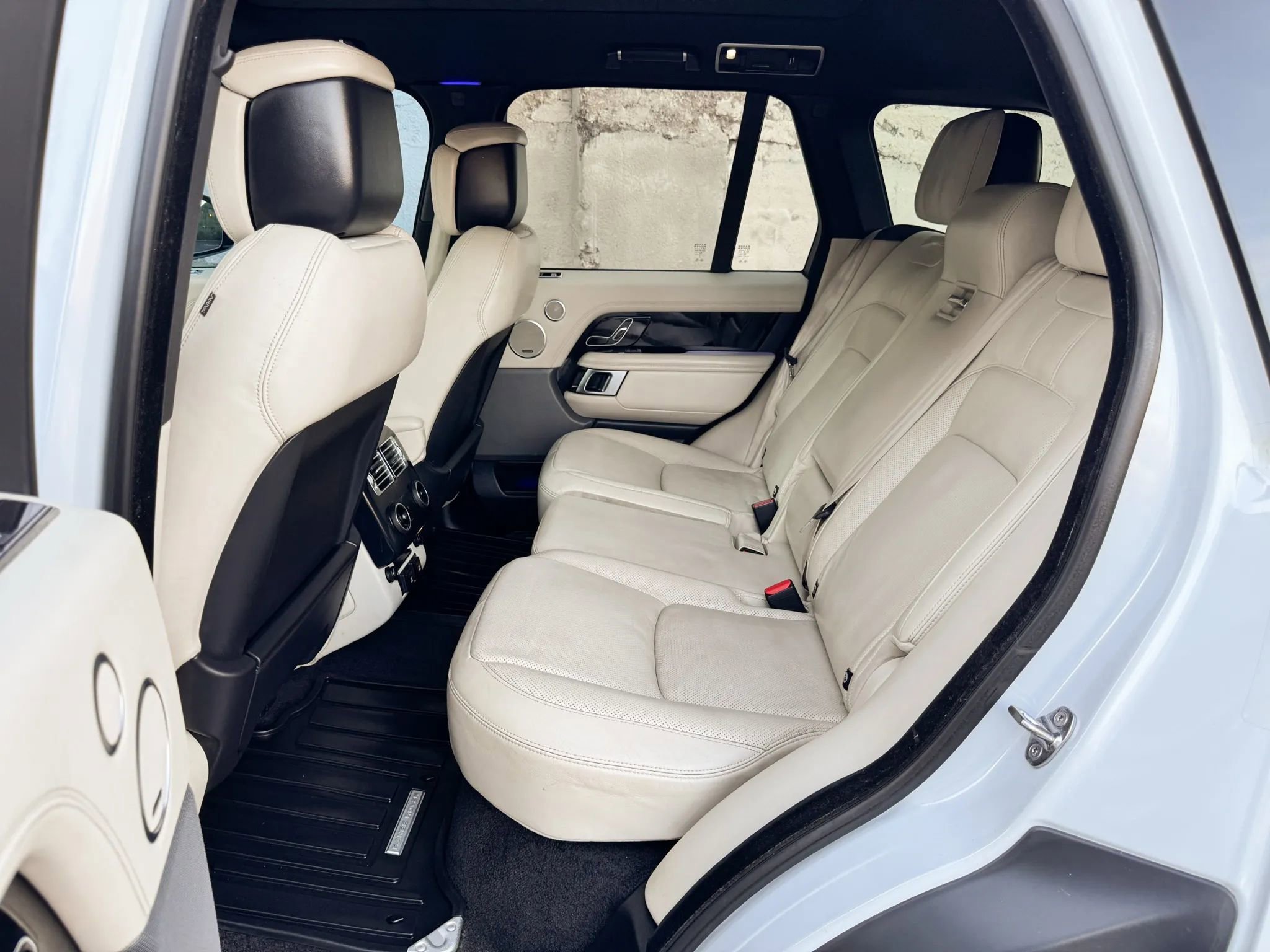 Used 2019 Land Rover Range Rover Supercharged image 23