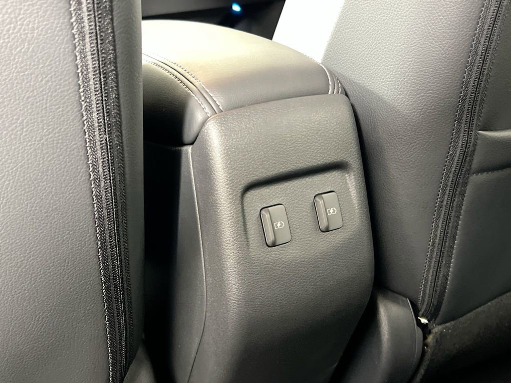 Used 2024 Nissan Kicks SR w/ SR Premium Package image 25