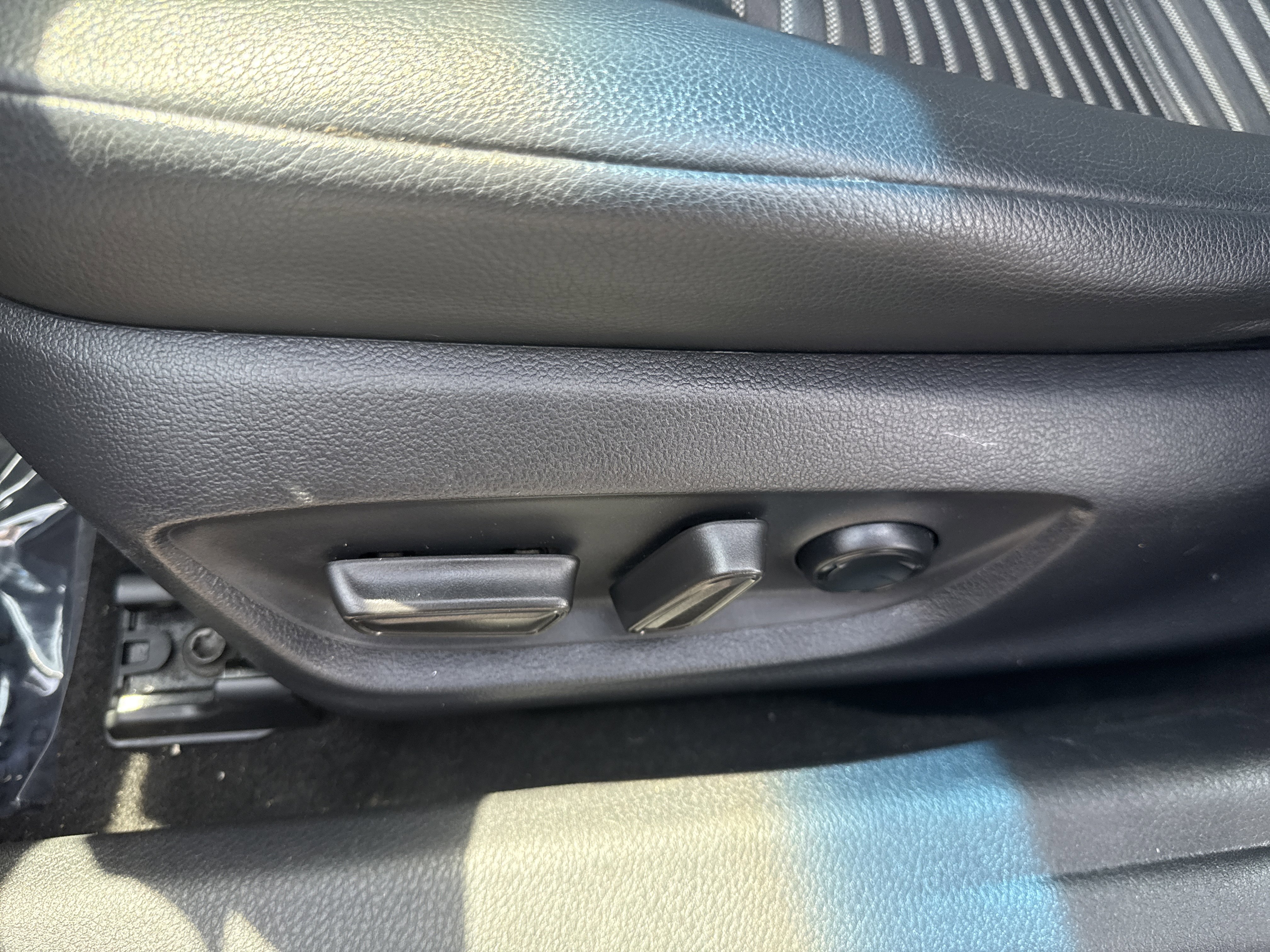 Used 2018 Toyota Camry SE image 18