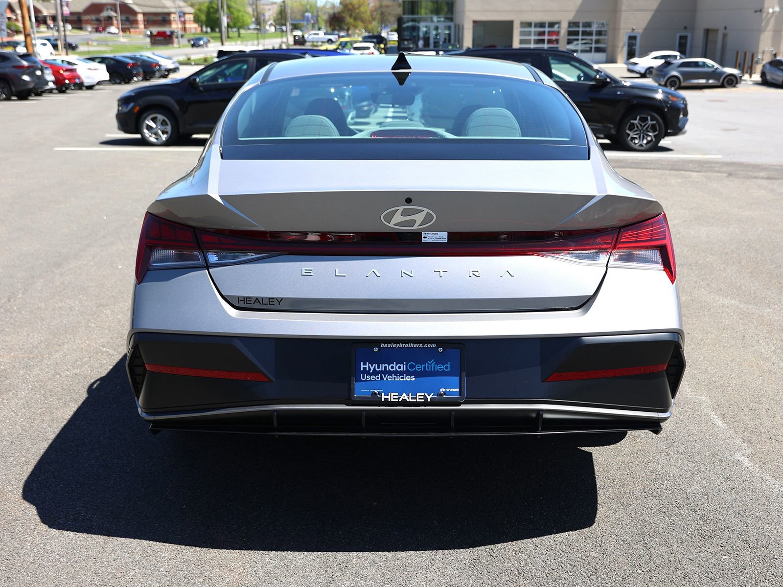 Used 2025 Hyundai Elantra SEL FWD image 6