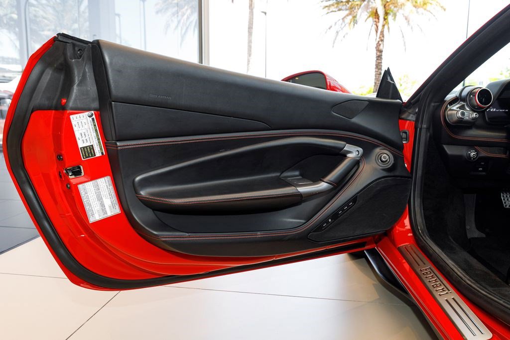 Used 2021 Ferrari F8 Spider RWD image 30