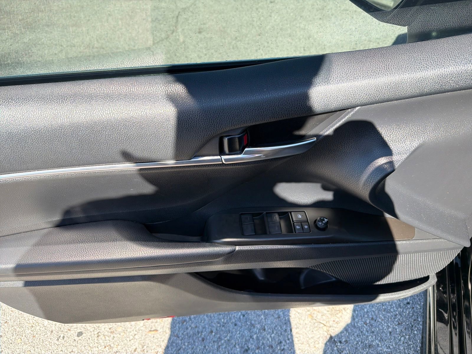 Used 2021 Toyota Camry SE w/ Convenience Package image 19