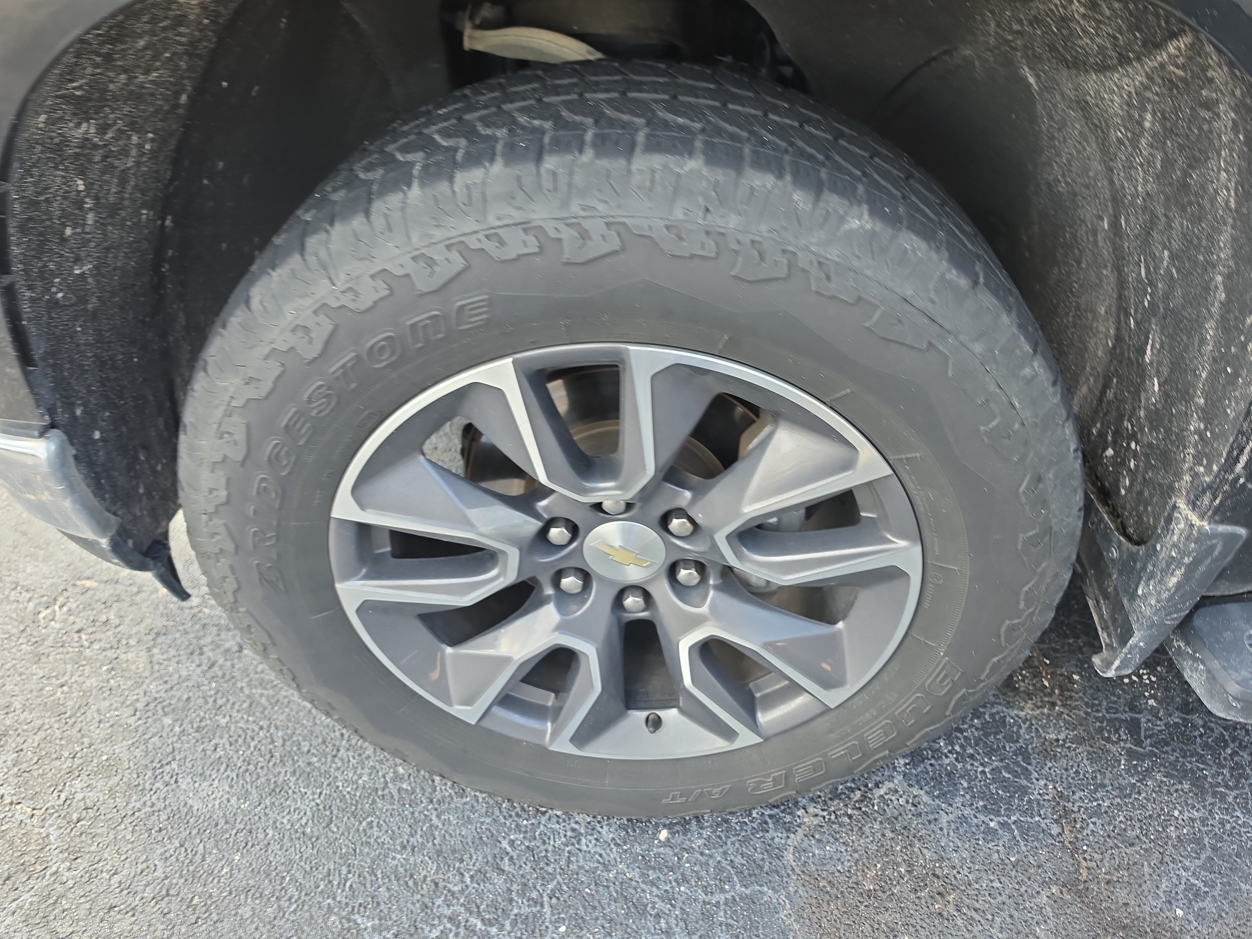 Used 2021 Chevrolet Silverado 1500 LT AWD/4WD image 5