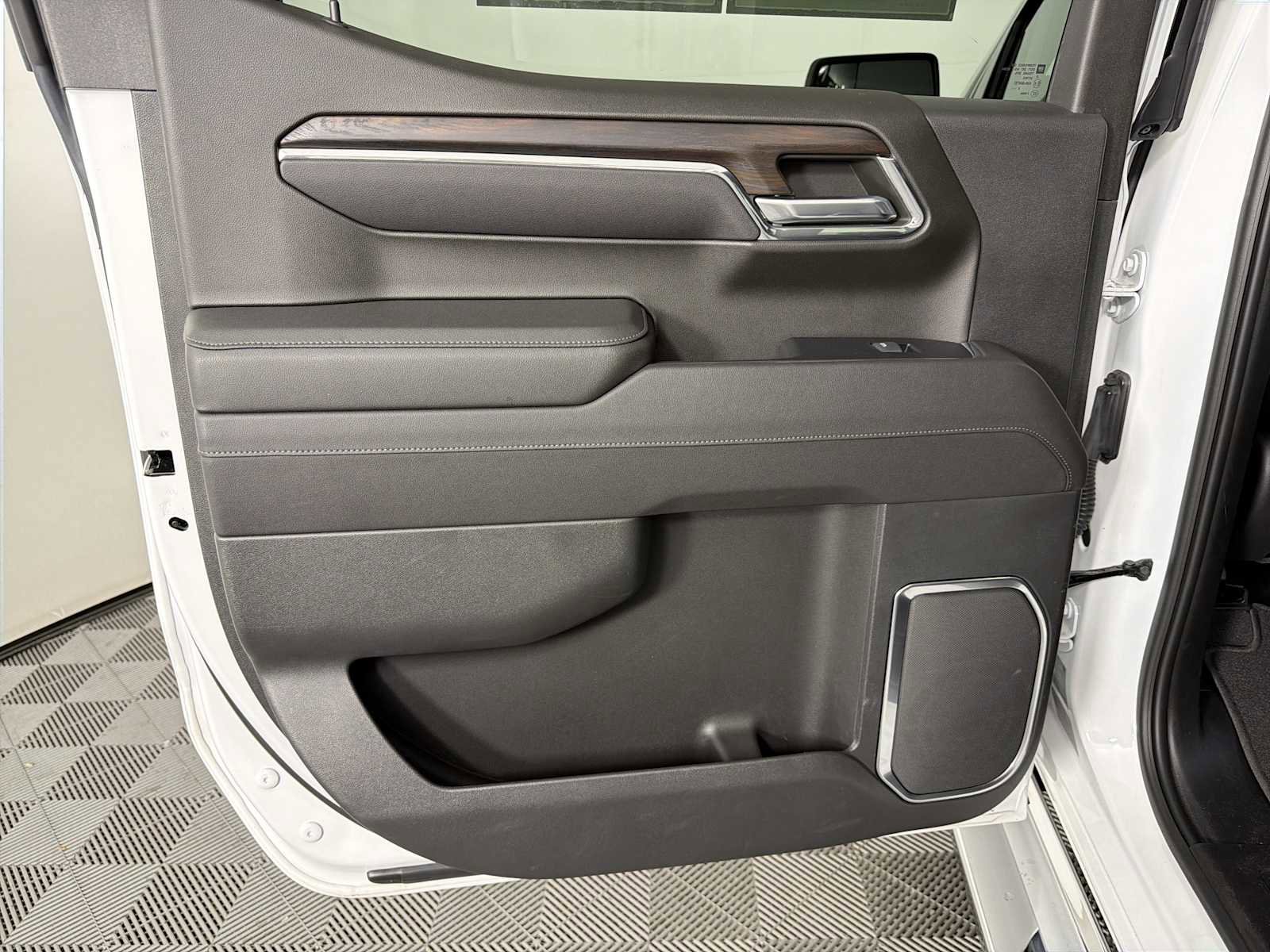 Certified 2023 GMC Sierra 1500 SLT w/ SLT Premium Package AWD/4WD image 19