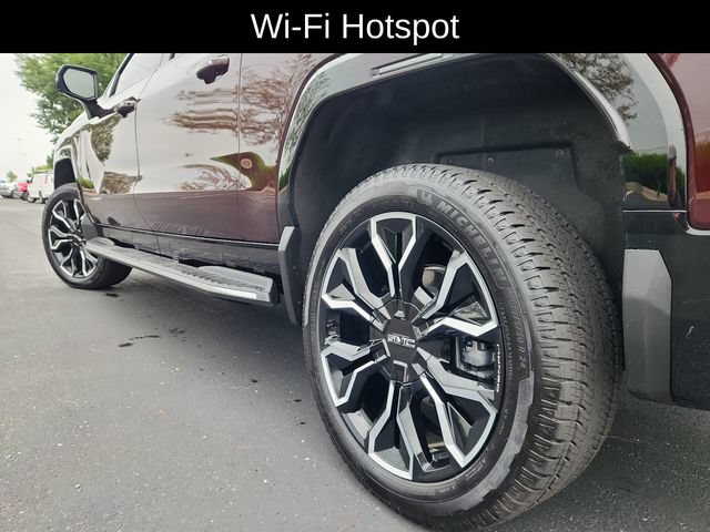 Used 2025 GMC Sierra EV Denali AWD/4WD image 17