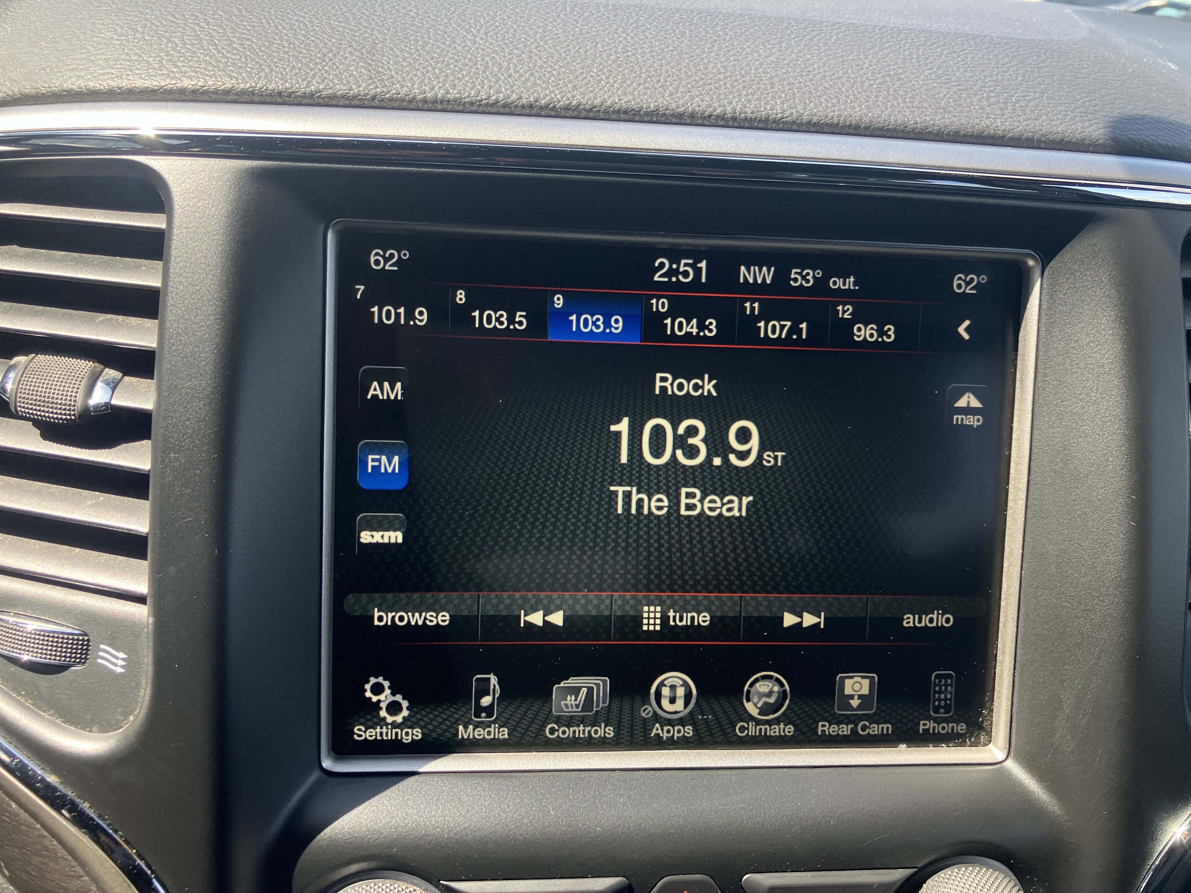 Used 2017 Jeep Grand Cherokee Altitude image 28