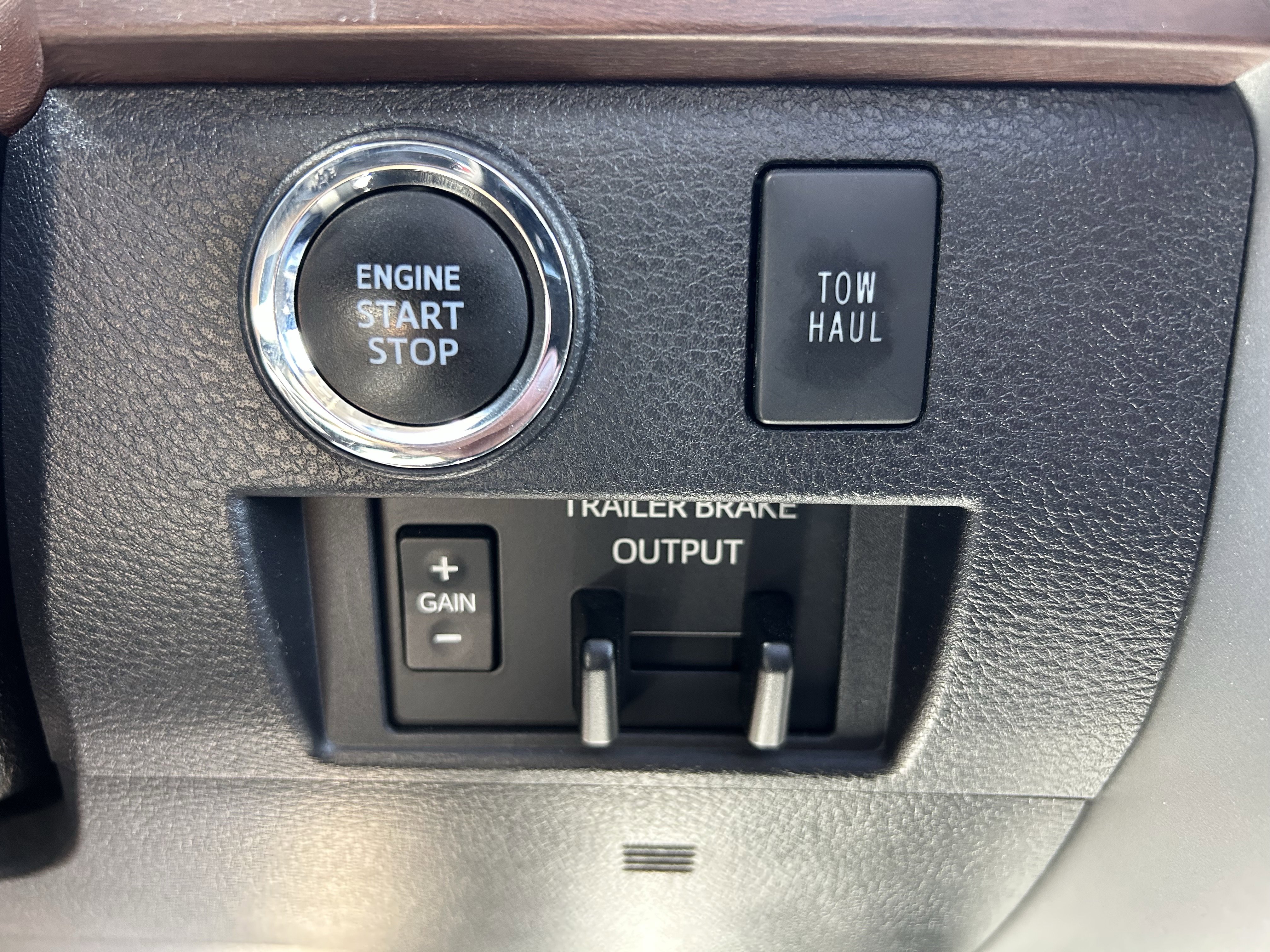 Used 2020 Toyota Tundra Limited w/ Limited Premium Package AWD/4WD image 36