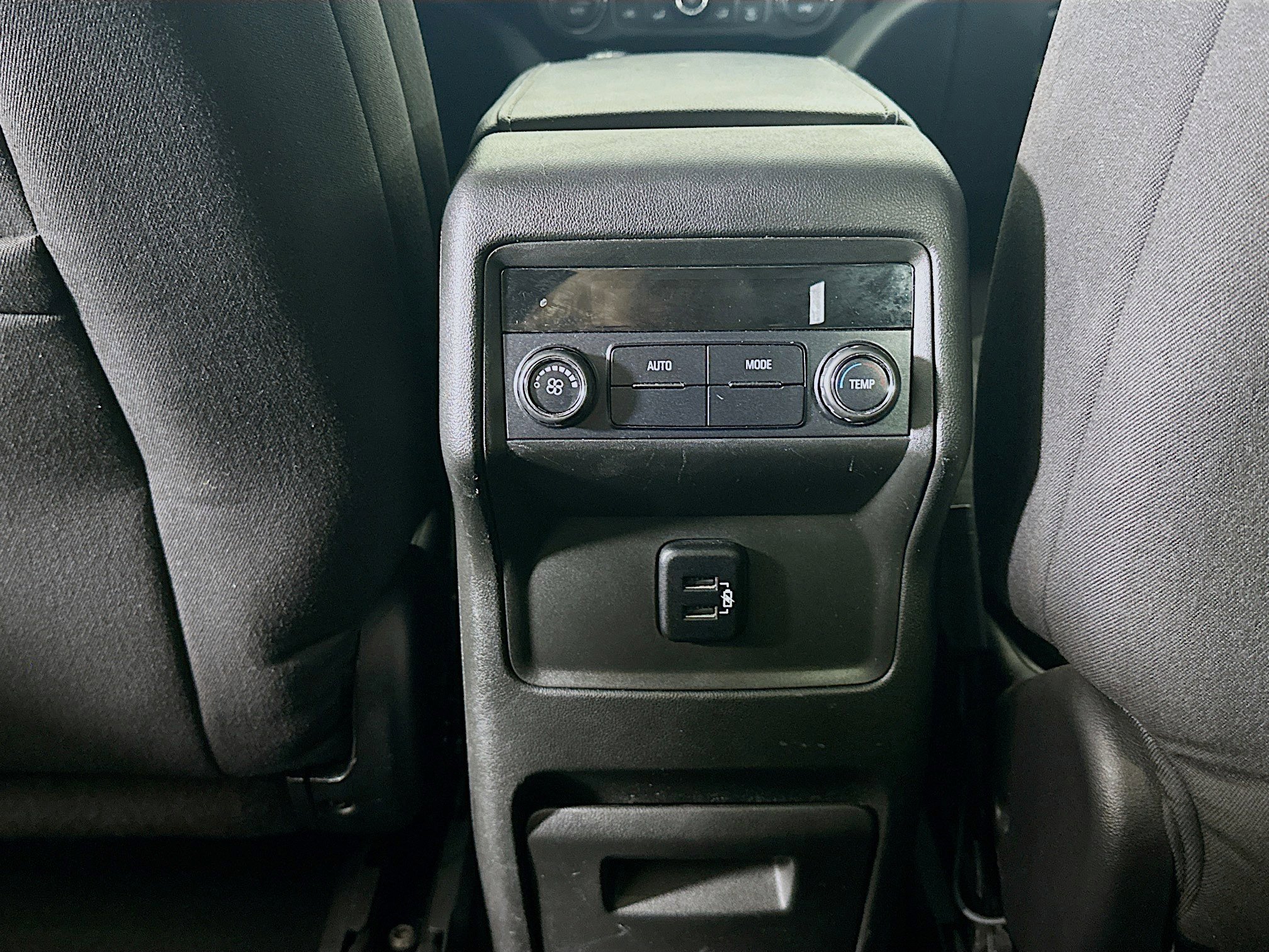 Used 2017 GMC Acadia SLE image 25