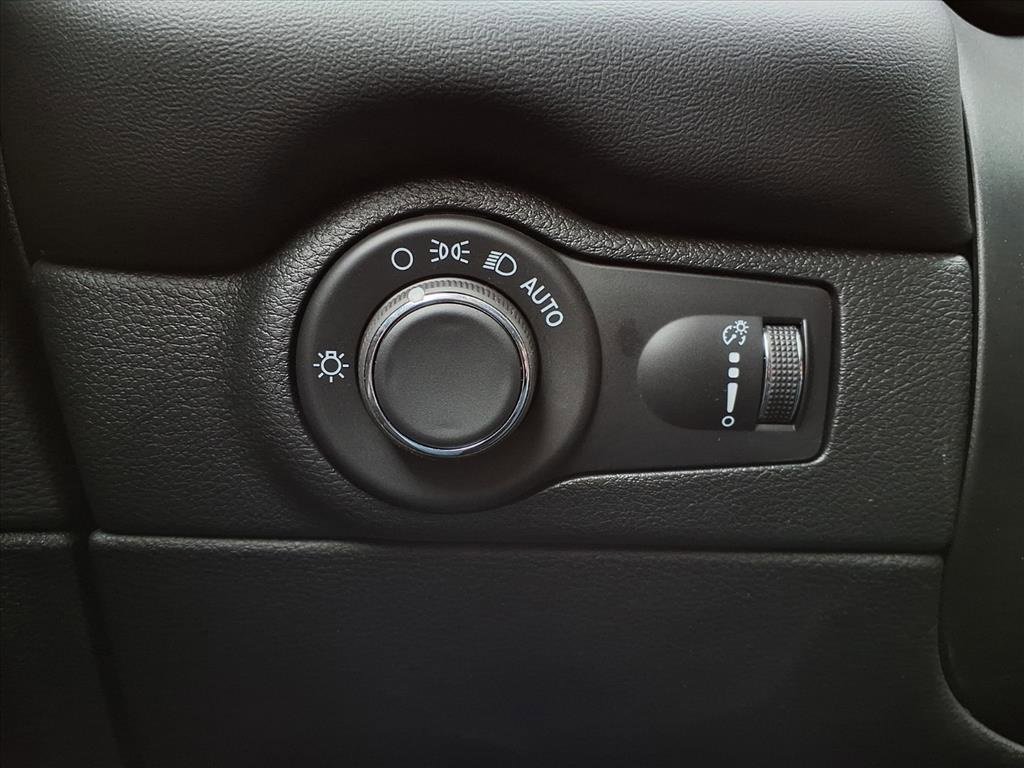 Used 2024 Dodge Durango SXT image 19