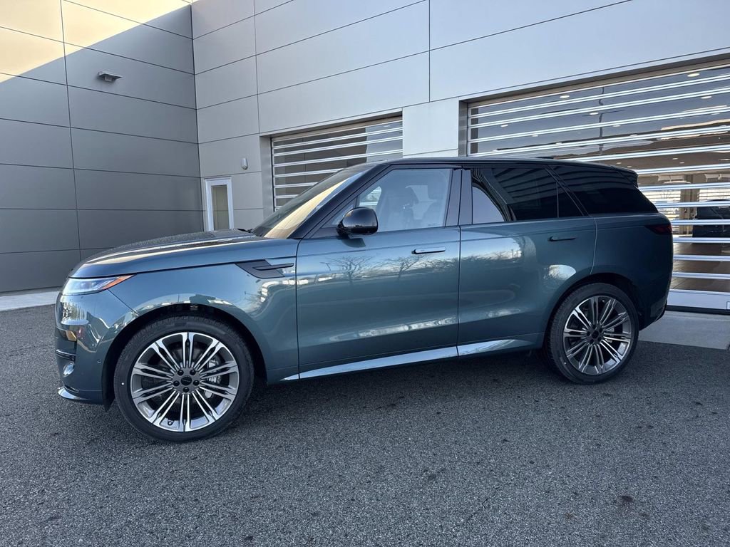 New 2026 Land Rover Range Rover Sport Dynamic SE image 3