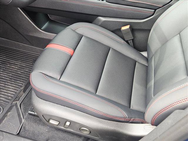 New 2026 Chevrolet Traverse RS w/ LPO, Floor Liner Package image 4