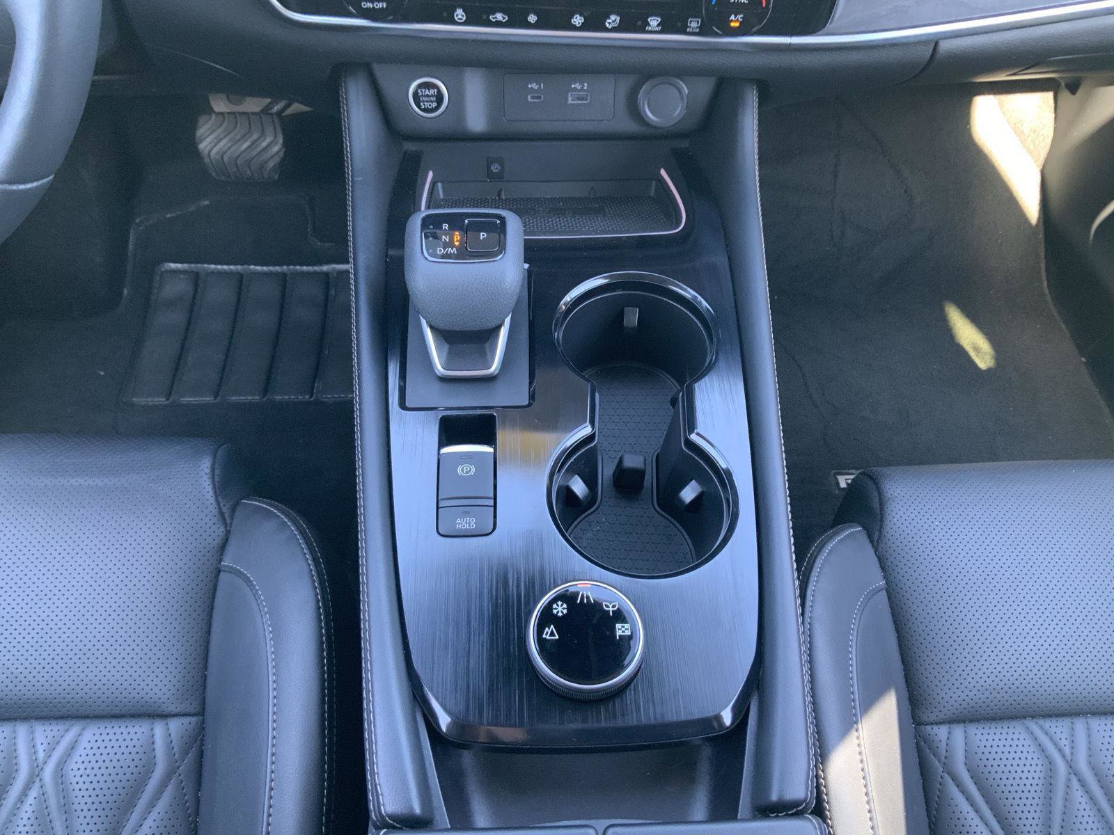 Used 2023 Nissan Rogue Platinum image 44