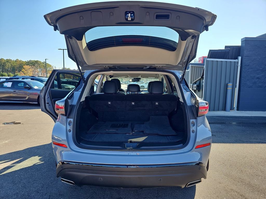 Used 2024 Nissan Murano SV w/ SV Midnight Edition Package image 16