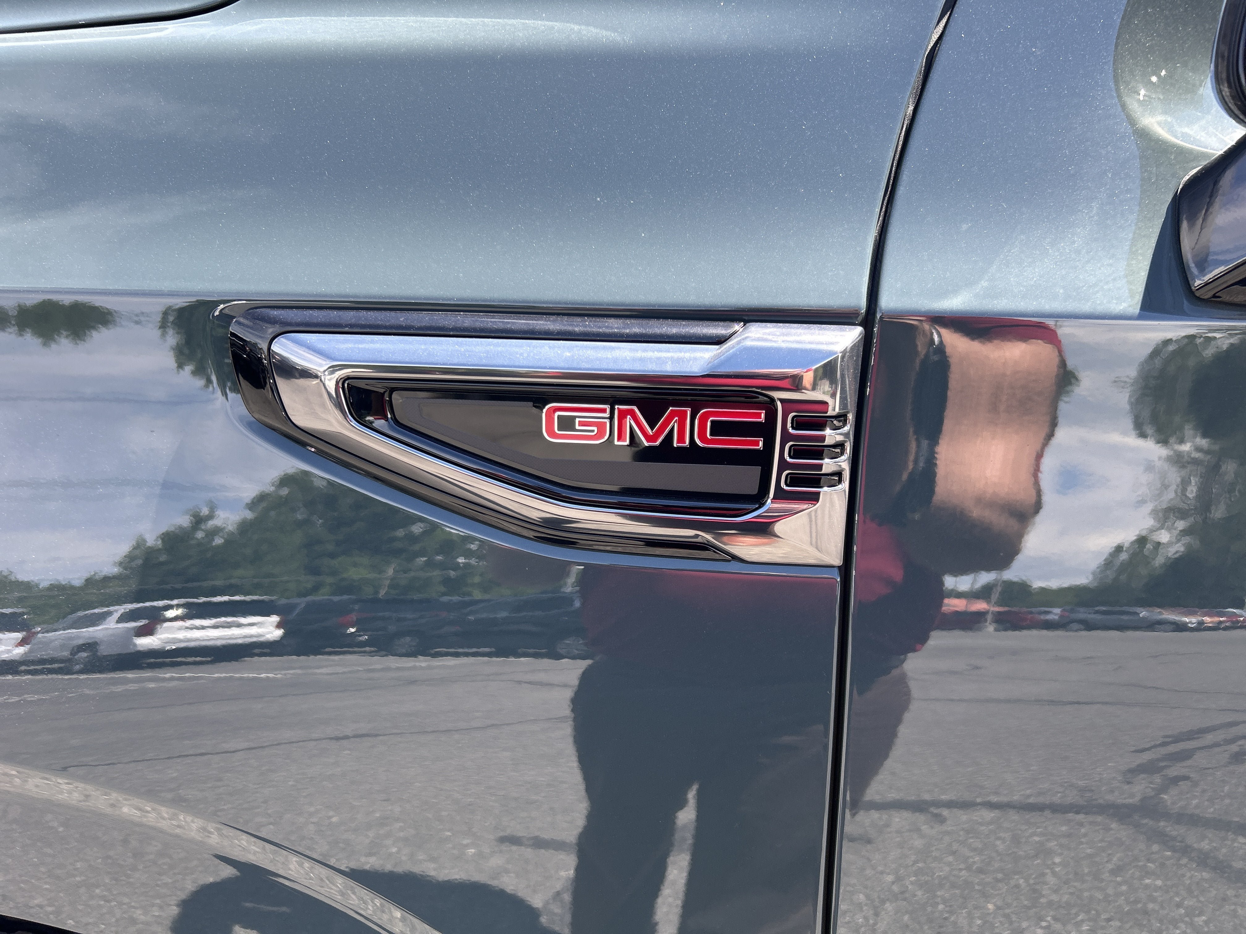 New 2026 GMC Yukon XL AT4 w/ AT4 Premium Plus Package AWD/4WD image 3
