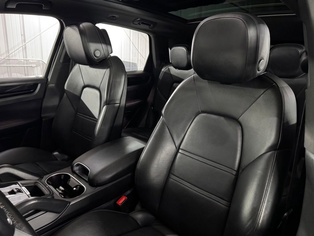 Used 2022 Porsche Cayenne S AWD/4WD image 44