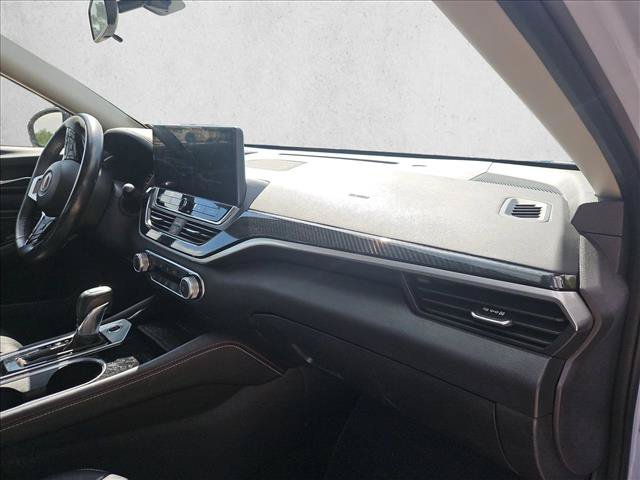Used 2023 Nissan Altima 2.5 SR w/ SR Premium Package AWD/4WD image 16