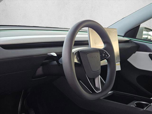 Used 2026 Tesla Model Y Long Range image 8