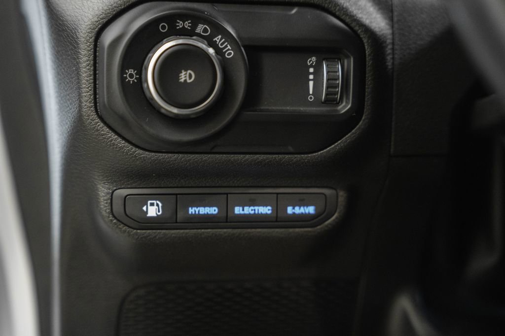 Used 2023 Jeep Wrangler Unlimited Sahara w/ Cold Weather Group AWD/4WD image 43